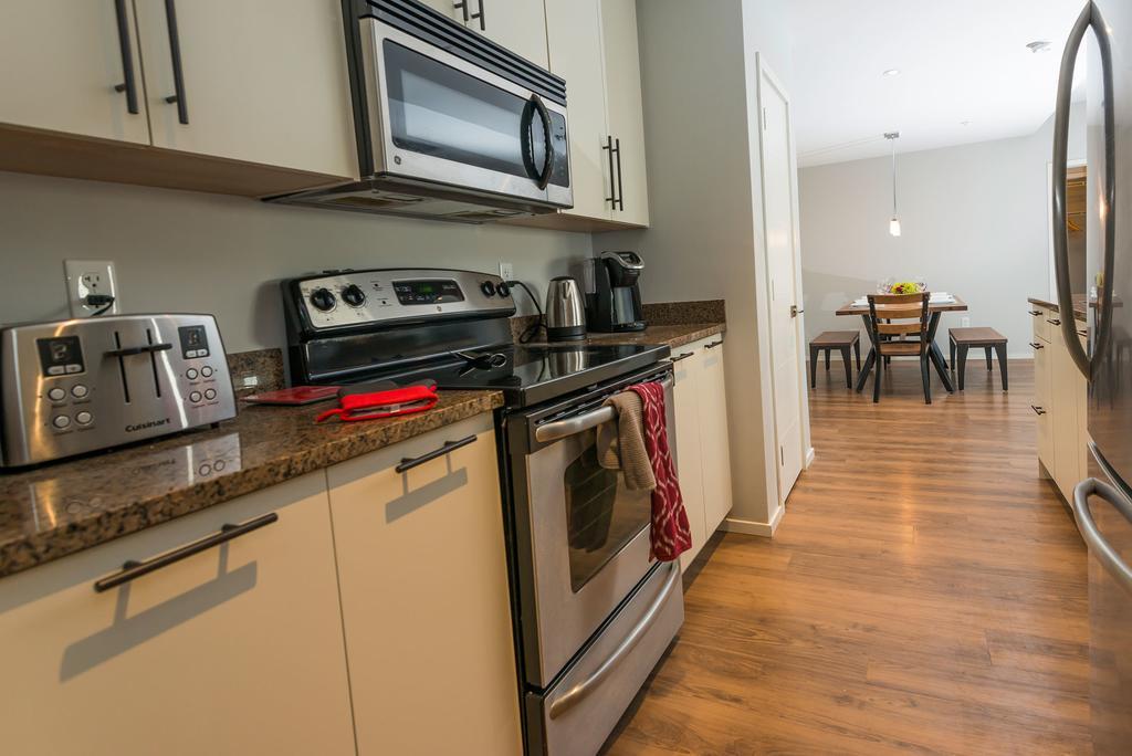 Nova Suites Inc. Галифакс Экстерьер фото